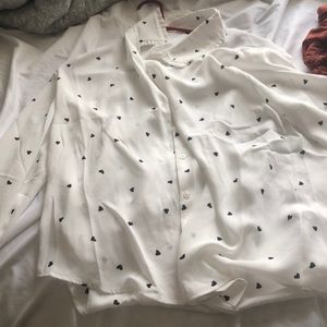 Blouse w black hearts